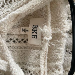 BKE white hoodie. Cropped